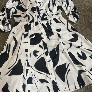 INC International Concepts Black and White Abstract Dress Roll Sleeve Size 4 EUC